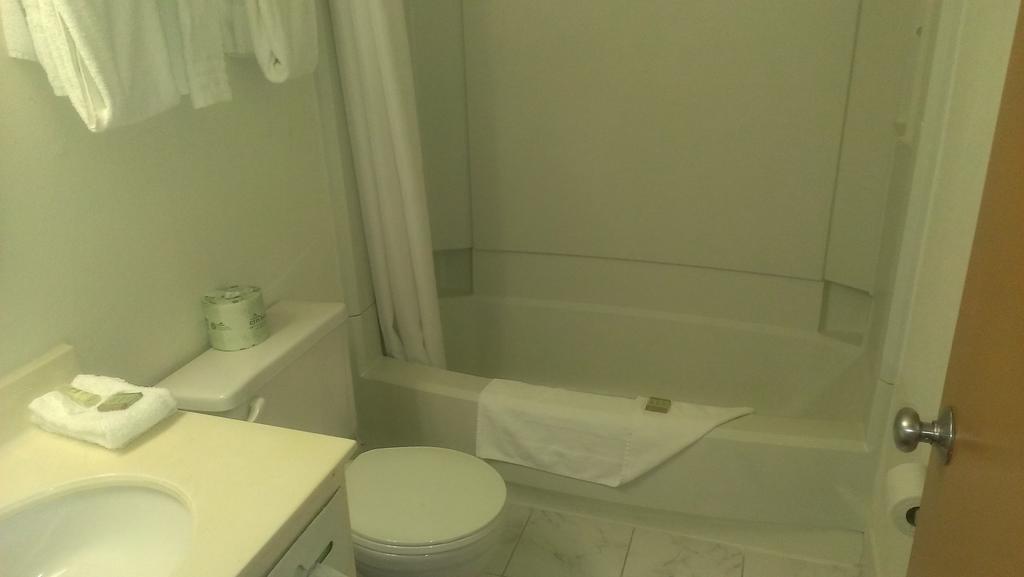 Quality Inn Уест Хейвън Екстериор снимка